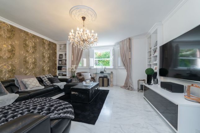 Flat to rent in Leinster Mansions, Langland Gardens, London