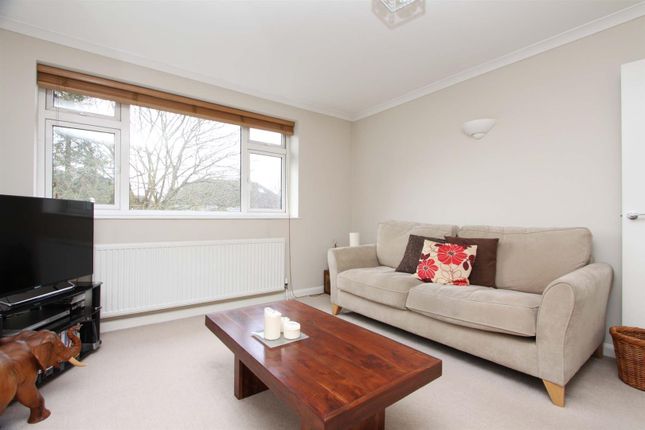 Stedman Close, Ickenham photo 3