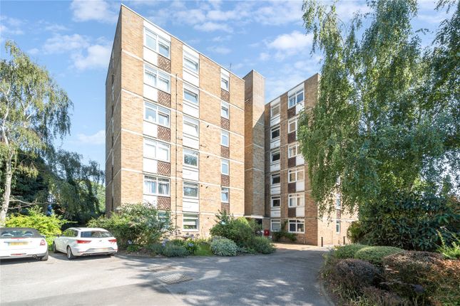 Thumbnail Flat to rent in Grovewood, Sandycombe Road, Kew, Surrey