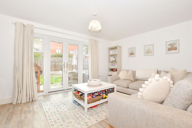 2, Ruby Close, Maidstone photo 2