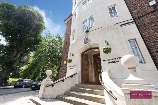 43, Hillsborough Court, London photo 3