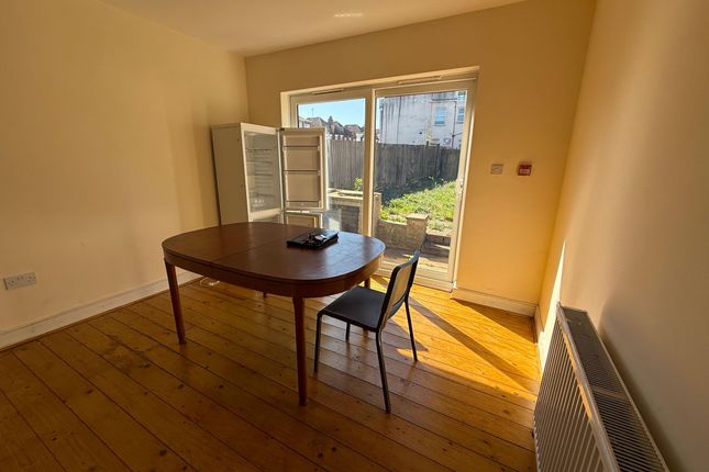 Room 6,30 Hindes Road, Harrow photo 4