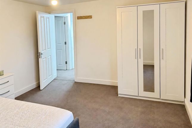 King Georges Avenue, Watford photo 5