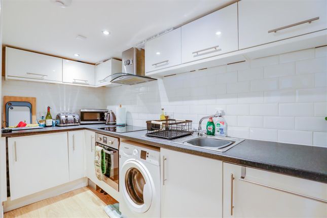 Flat for sale in Duplex, Russell Street, Cardiff
