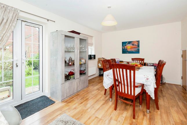 Town house for sale in Benjamin Lane, Wexham, Slough