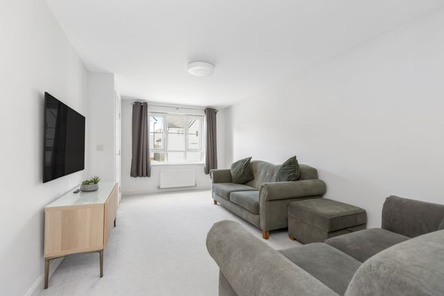 7, Martin Street, Burdiehouse, Edinburgh photo 2