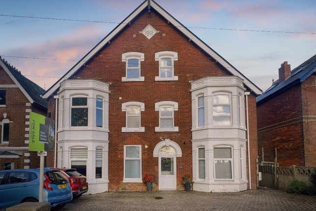 2-bed flat on 2 Victoria Apartments, 41, Victoria Grove, Isle of Wight, £160,000