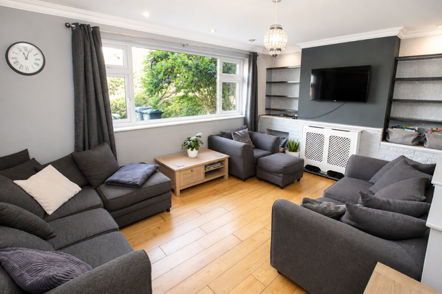 39 Meadow Road, Canterbury photo 2