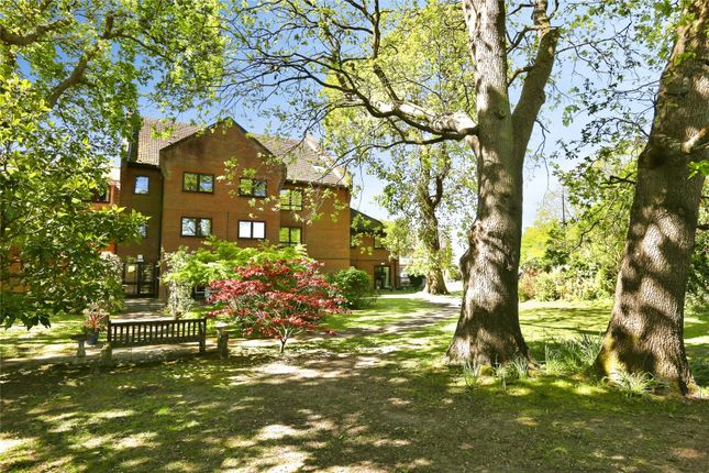 11 High Oaks House,, High Oaks Close, Hampshire photo 2