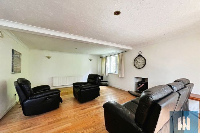 Westwood, 2a, Fenay Bankside, Huddersfield photo 2