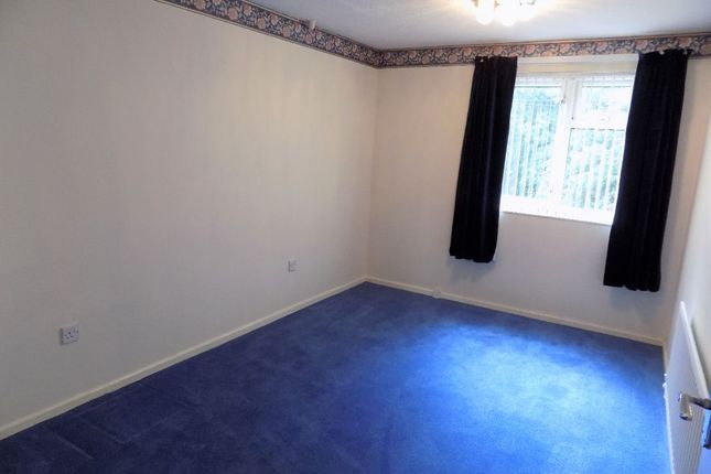Flat to rent in Abbey Street, Gornal Wood, Dudley