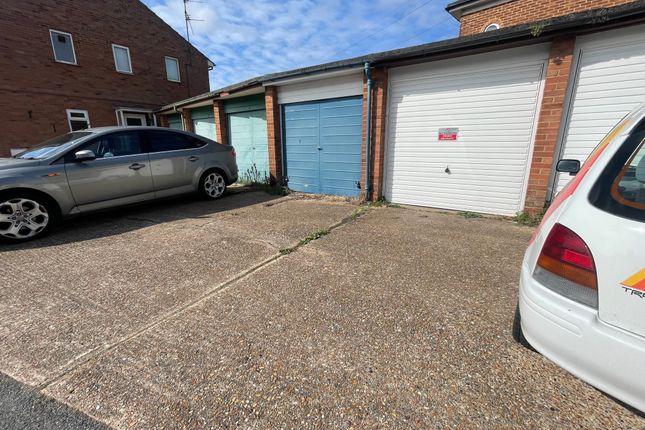 5, Westfield Close, Polegate photo 3