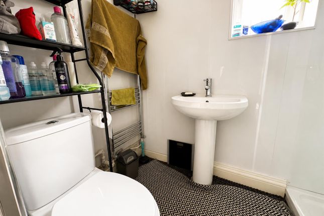 6, Ferriby Terrace, Nottingham photo 5