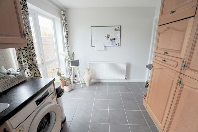 Lilac Close, Burbage photo 4