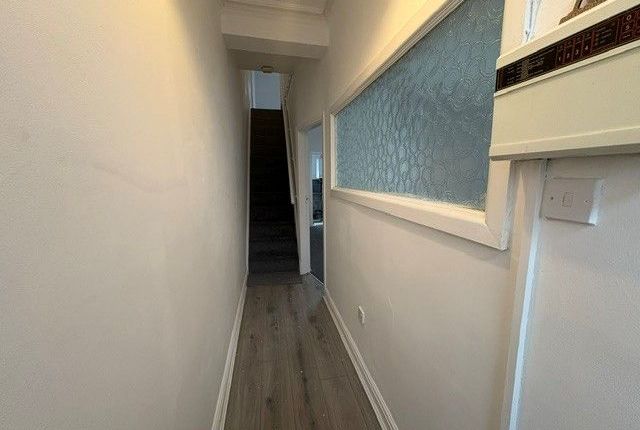 34, Harold Avenue, Manchester photo 2