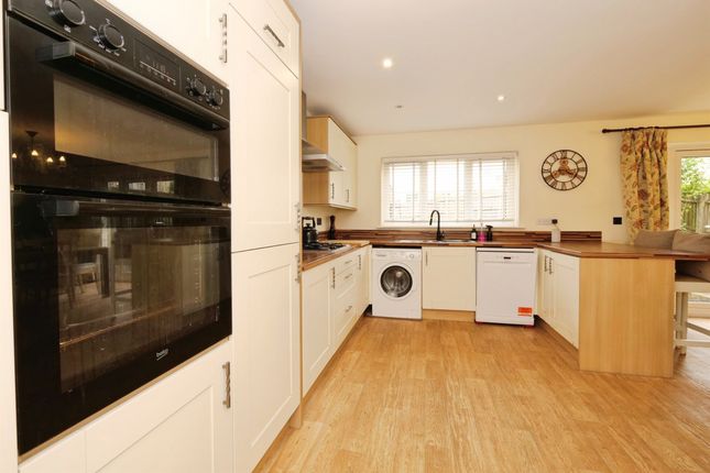 108, Clos Yr Eryr, Bridgend photo 4
