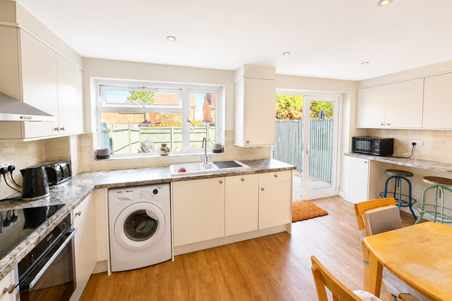 4, Alen Square, Staplehurst photo 3