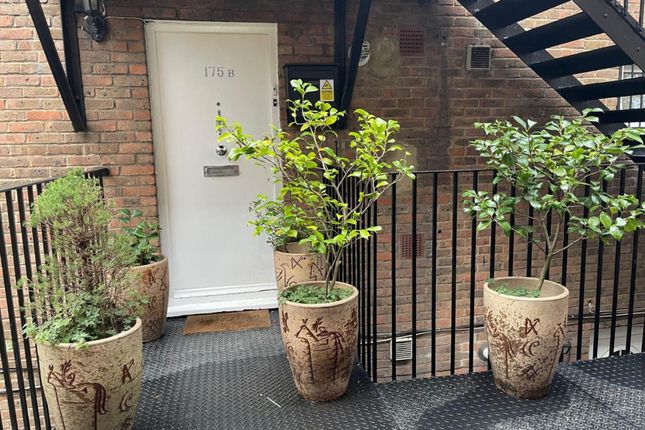 2-bed flat on Flat B, Lanark Road, London, £575,000