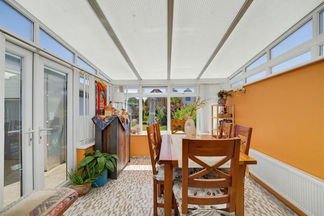 1, Lansbury Avenue, Feltham photo 4