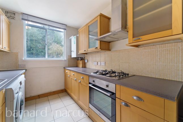 Flat for sale in Princes Way, London