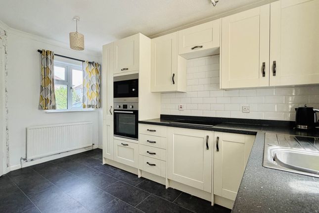 22, Geoffrey Barbour Road, Abingdon photo 3