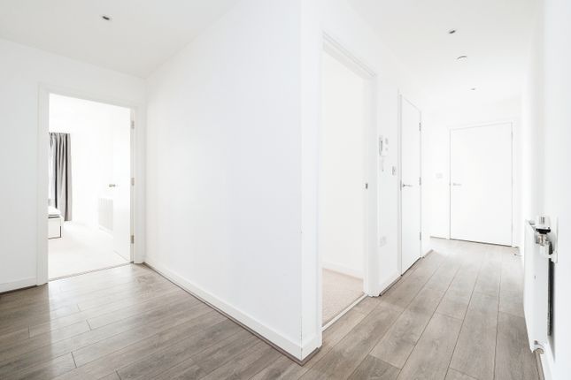 Flat for sale in Station Street, London
