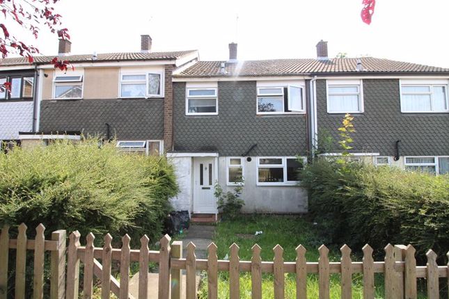 Thumbnail Terraced house for sale in Arrow Close, Luton