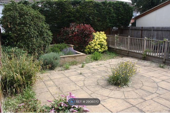 Staines Road West Ashford, Ashford photo 4