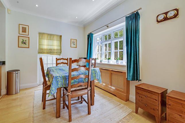 56, Hillway, London photo 4