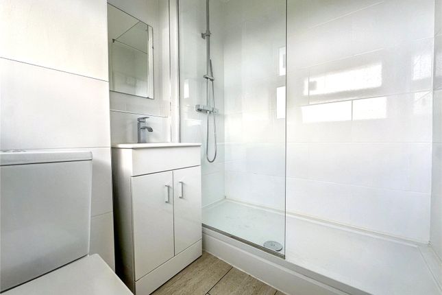 59, Greenfield House, London photo 4