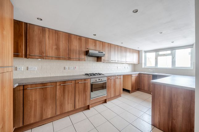 3, Wells Close, Harpenden photo 3