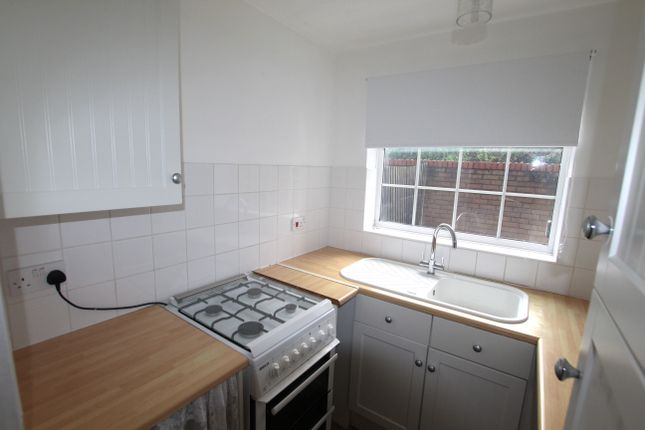 140, Manorfield, Singleton photo 3