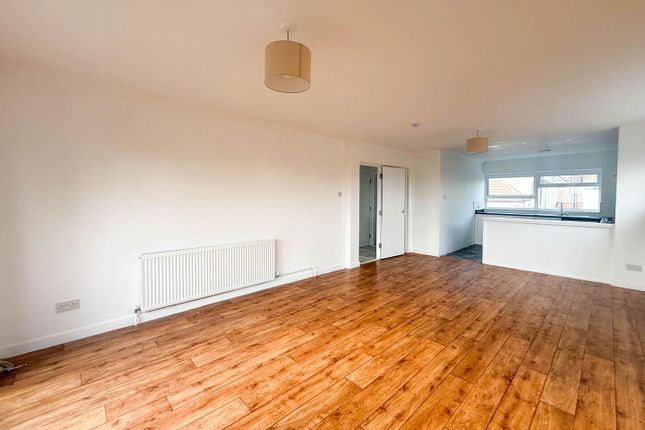 Flat 6 Preston Court, 11, Leonard Road, Westcliff-On-Sea photo 2