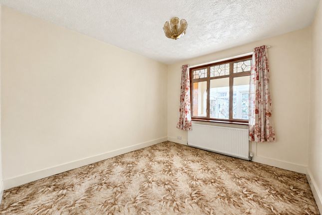 6, Sweyne Avenue, Hawkwell photo 4