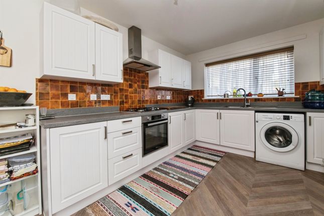 18, Hornbeam Road, Exeter photo 4