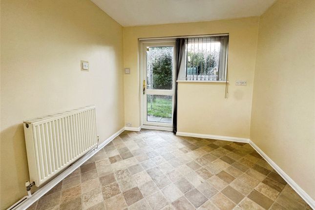2,, Wistaria Court, Hampshire photo 4