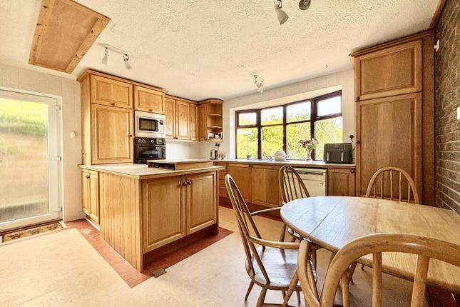 57, Derwent Avenue, Leeds photo 4