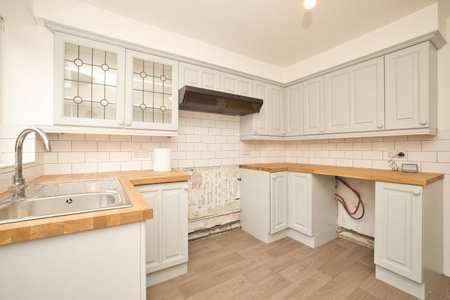 10, Martins Close, Ramsgate photo 2