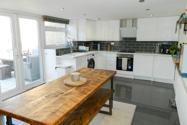 2 Siloam Cottages, Tredegar photo 2