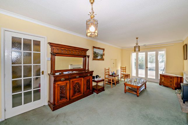 5, Kidmore Close, Charmouth photo 3
