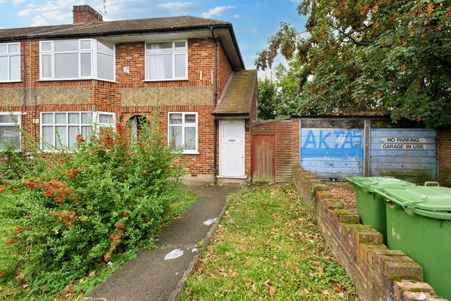 Thumbnail Flat for sale in Arlington Crescent, Waltham Cross