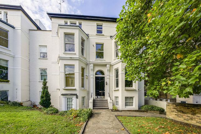 Flat to rent in Church Road, Richmond