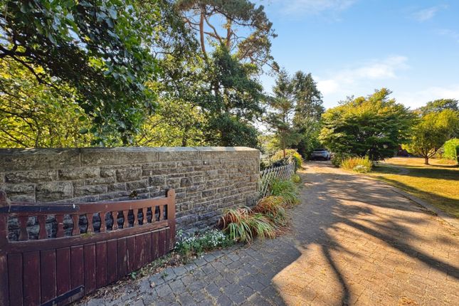 45 Station Road, Llanmorlais, West Glamorgan photo 3