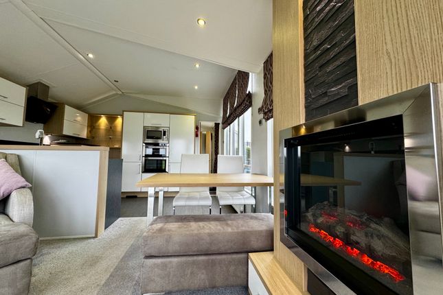 Willerby Linear at Lakesway Holiday Home & Lodge Park, Sampool Ln, Levens, Kendal photo 3