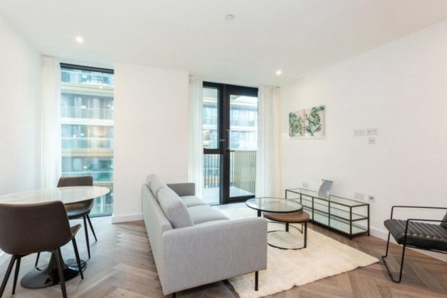 Thumbnail Flat to rent in Gauging Square, London Dock