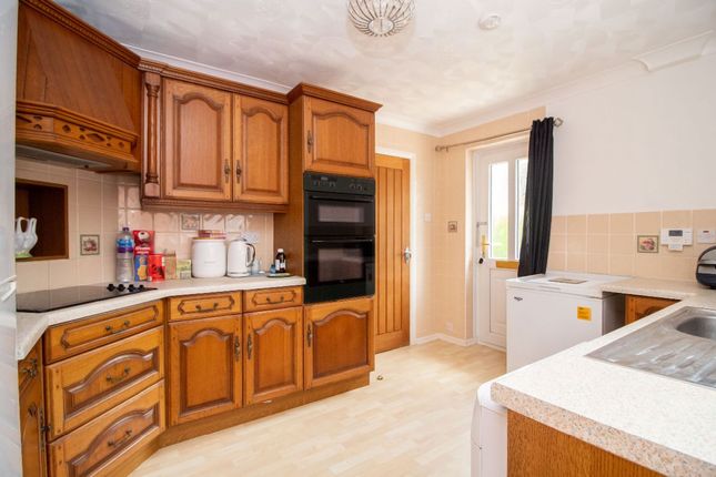 35 Spruce Avenue, Waterlooville photo 3