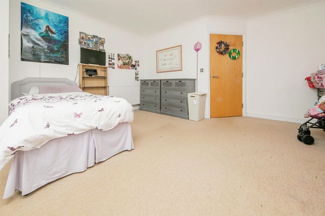 Town house for sale in Priory Walk, Sudbury