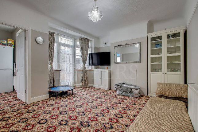 59, Vincent Gardens, London photo 2