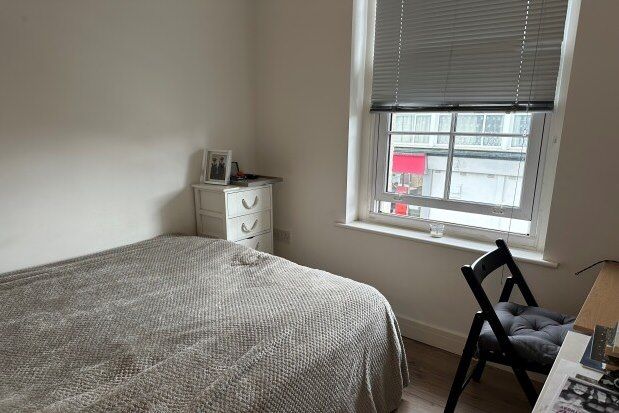 Flat to rent in The Morehall, Folkestone
