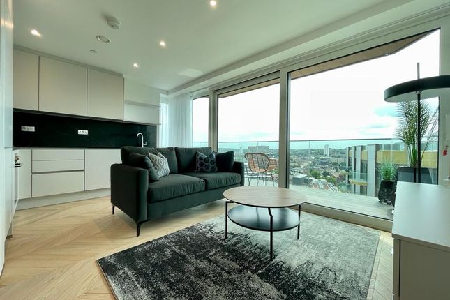 Flat to rent in Hennessey Apartments, 5 Brigadier Walk, Woolwich, London
